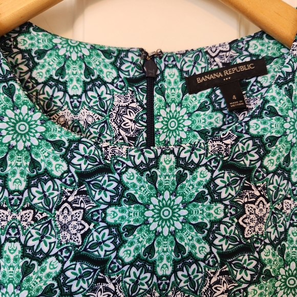 Banana Republic Shift Dress Printed Green Black Sleeveless Floral Stretch Size 4 - Picture 4 of 16
